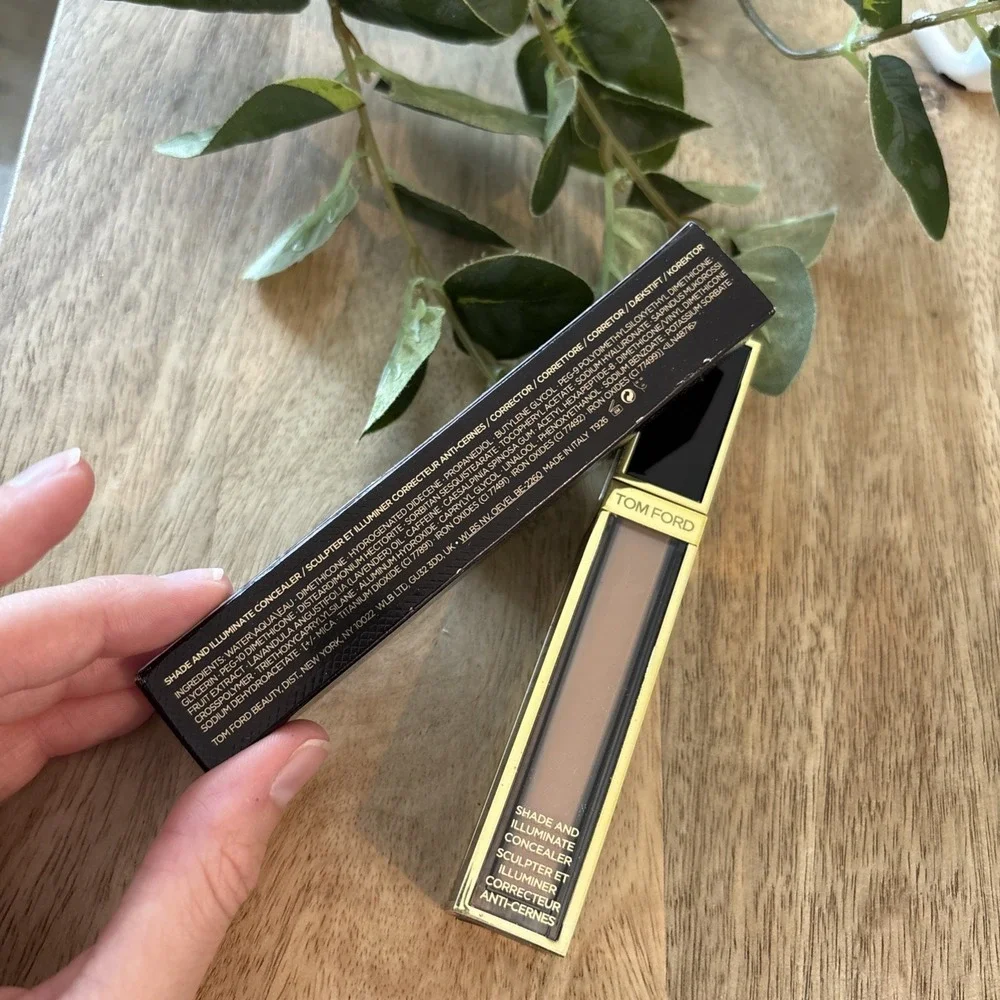 Tom Ford Shade And Illuminate Concealer 4w0 Hazel 5.4ml